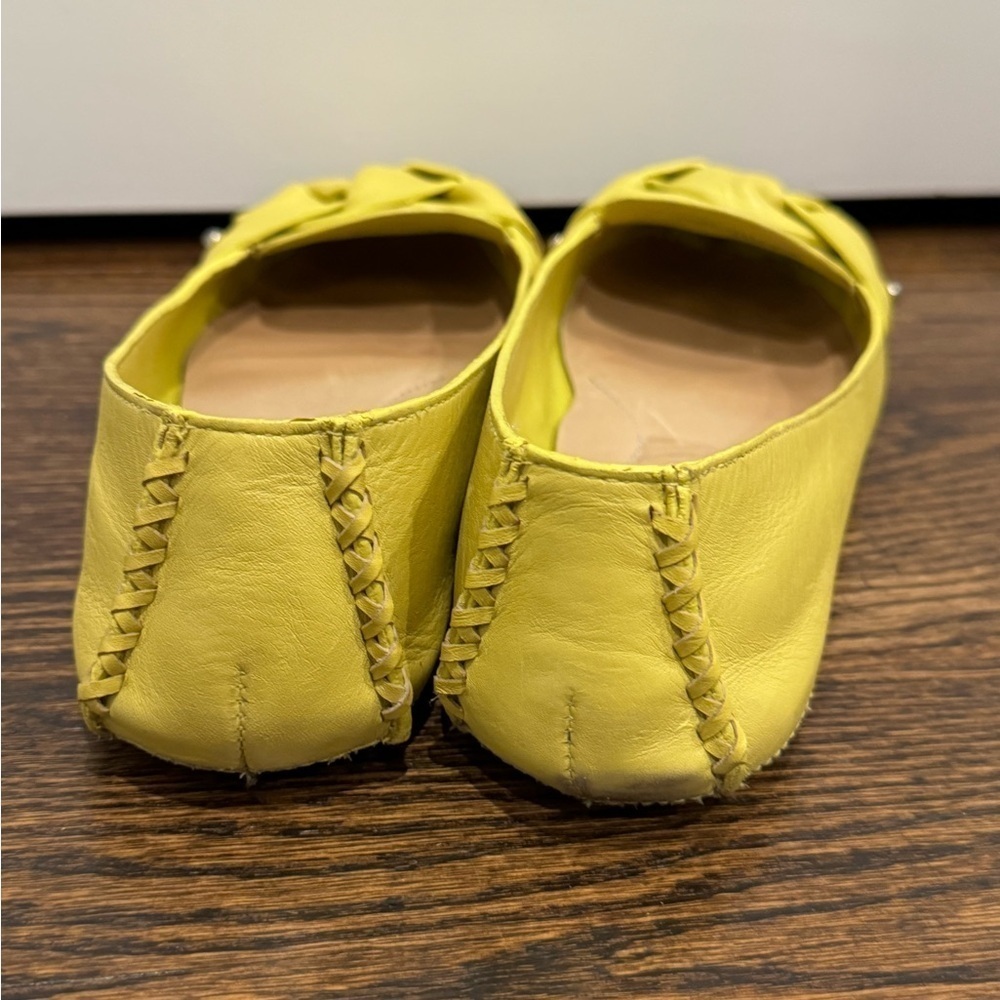 Theory Minerva Leather chartreuse Flats Moccasin Size 38.5 - Picture 4 of 11